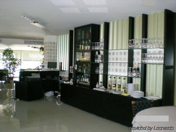 Hotel Ciutat Igualada Restoran fotoğraf