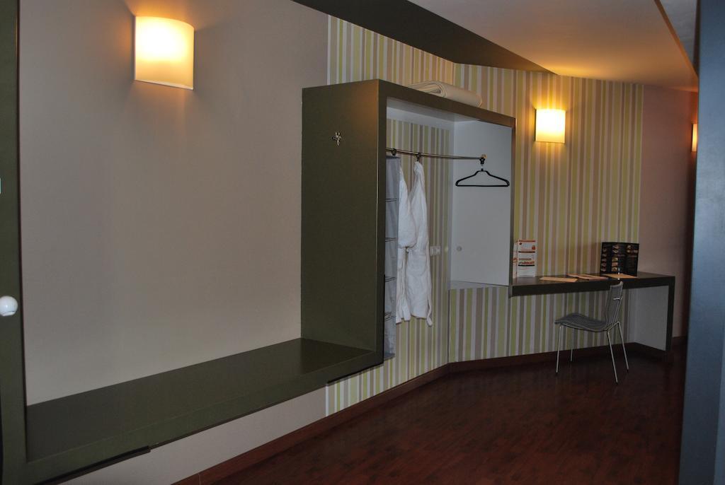Hotel Ciutat Igualada Oda fotoğraf